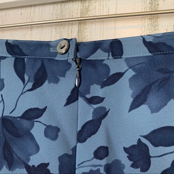 Vintage 90s/Y2K Blue Floral Shadow Print Midi Skirt - Picture 8 of 12